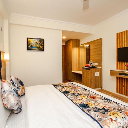 Anand Vardhan Resorts Manāli Quarto foto