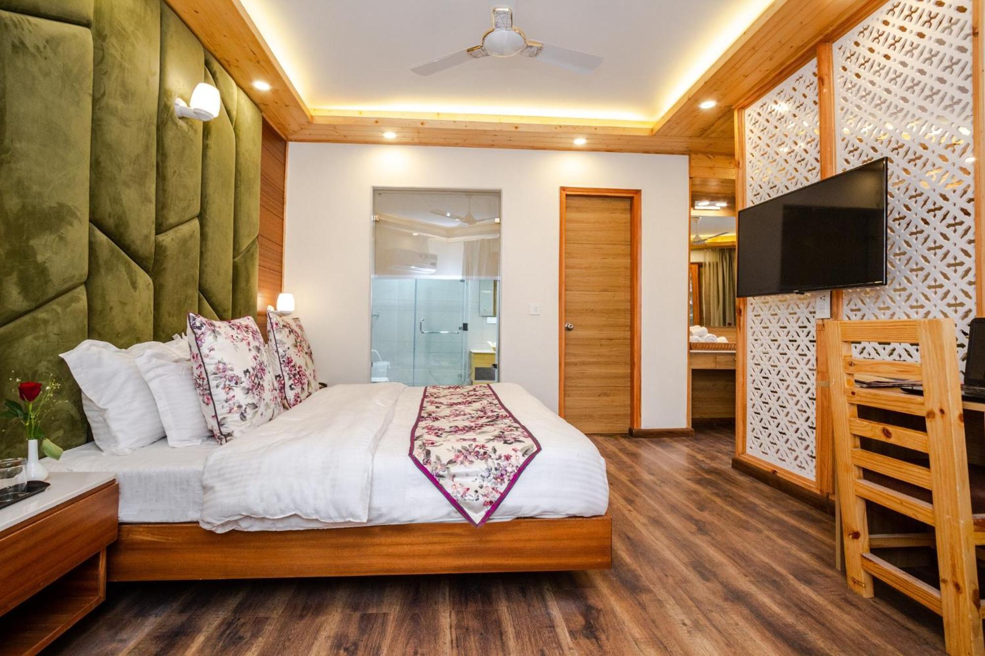 Anand Vardhan Resorts Manāli Quarto foto